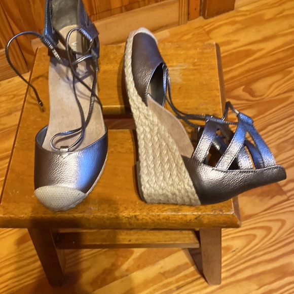 Very nice platform shoes never worn - Picture 2 of 4